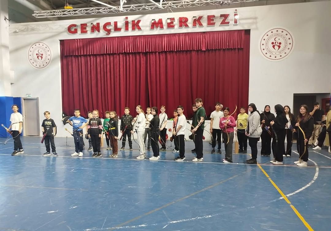 DÜZCE'DE YAY GERİLDİ, TARİH SAHNEYE ÇIKTI