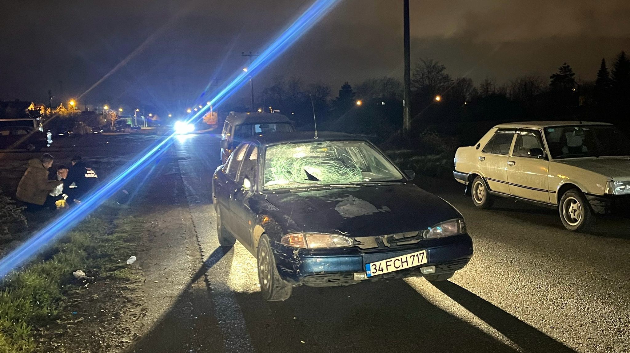 DÜZCE'DE YAYALARA ÇARPAN OTOMOBİL 2 KİŞİYİ YARALADI