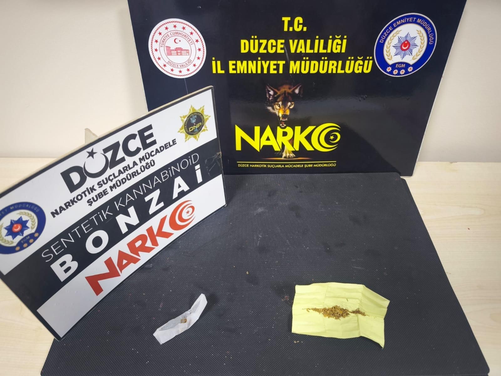 DÜZCE'DE ZEHİR TACİRİ 2 KİŞİ TUTUKLANDI