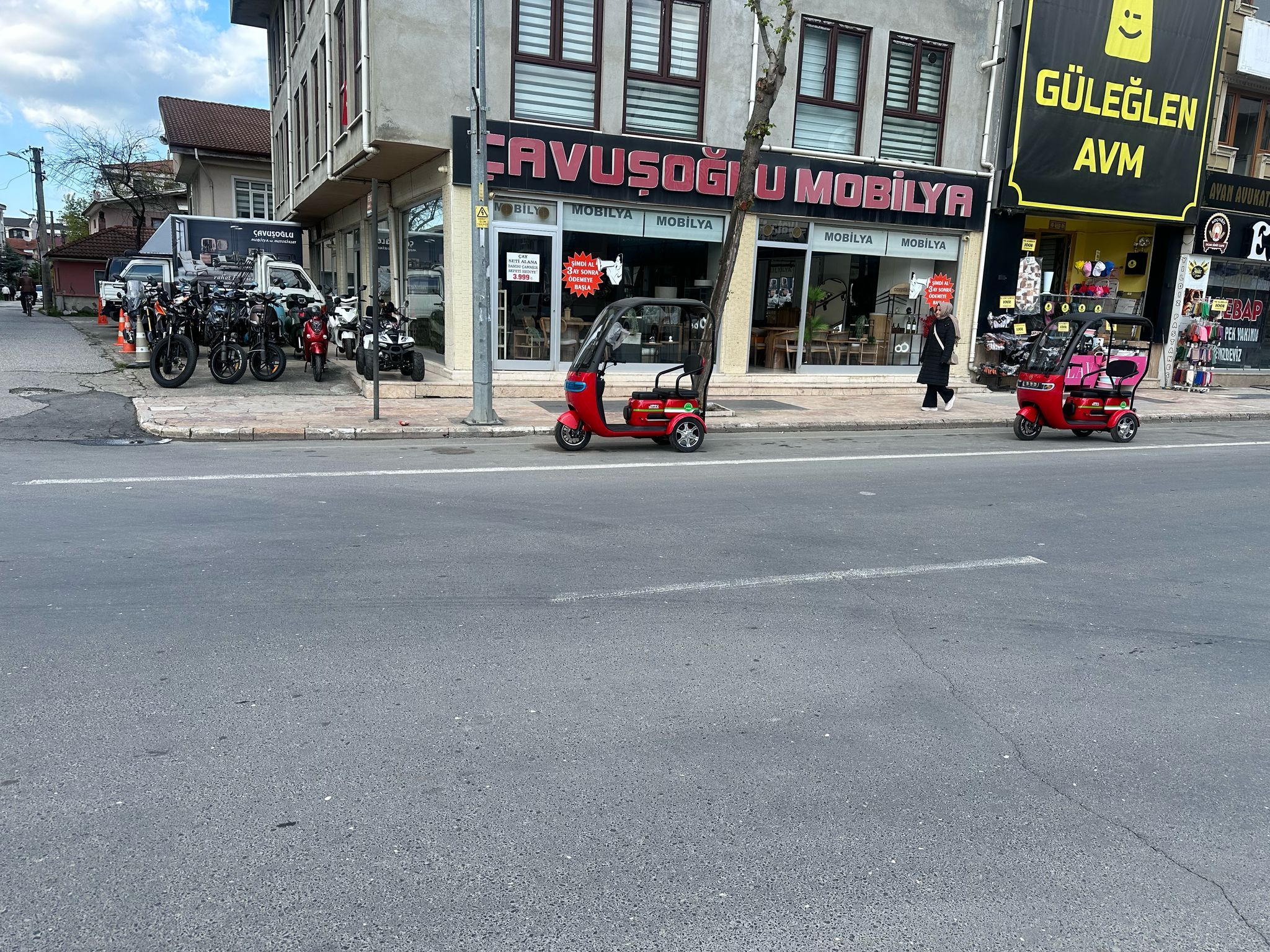 DÜZCE'E KALDIRIM İŞGALİNE ZABITA MÜDAHALESİ