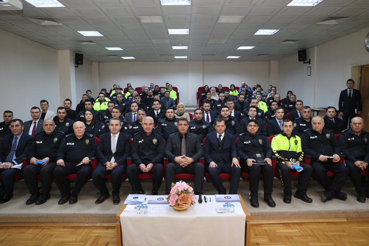 DÜZCE İL EMNİYET MÜDÜRLÜĞÜNDE DEĞERLENDİRME VE PLANLAMA TOPLANTISI