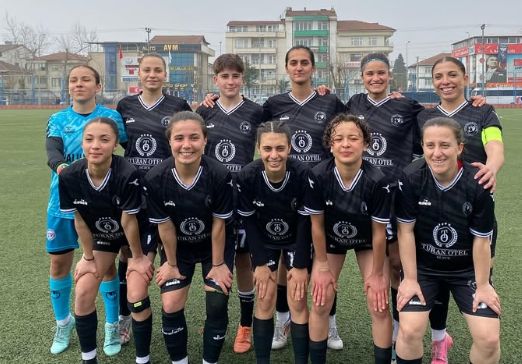 DÜZCE KADIN FUTBOL TAKIMI SAHASINDAN ZAFERLE AYRILDI
