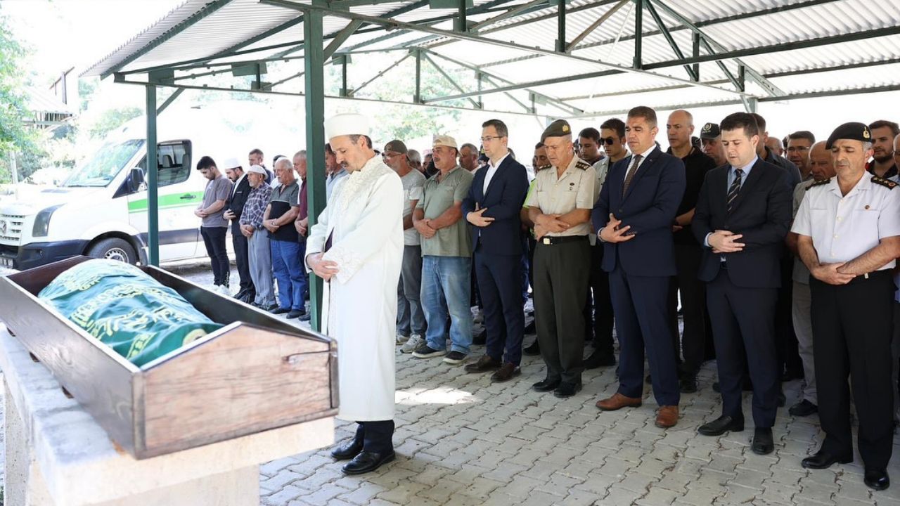 Düzce'li Kıbrıs Gazisi Hasan Er, Son Yolculuğuna Uğurlandı