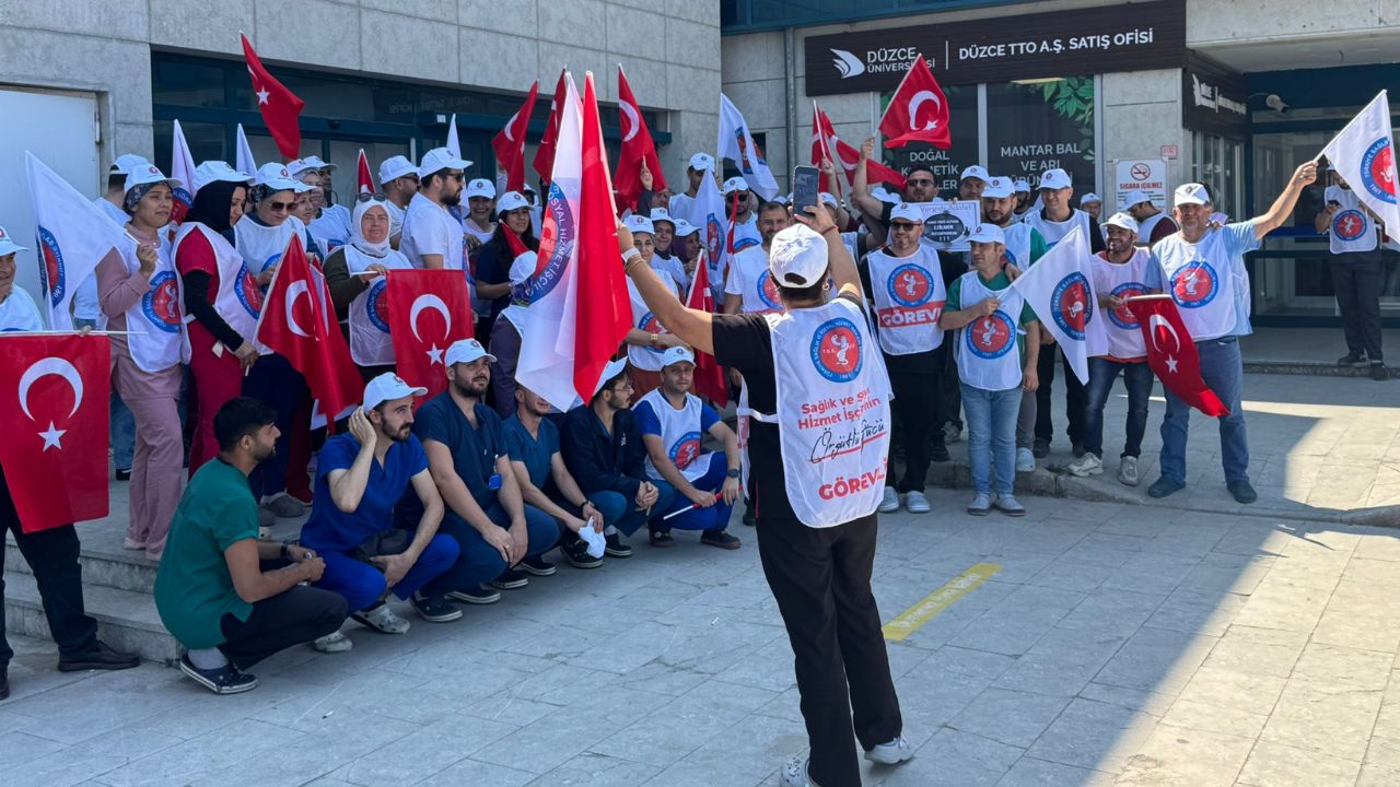 Düzce Sağlık-İş Sendikası ''Geçinemiyoruz, Emeğimizin Karşılığını İstiyoruz''