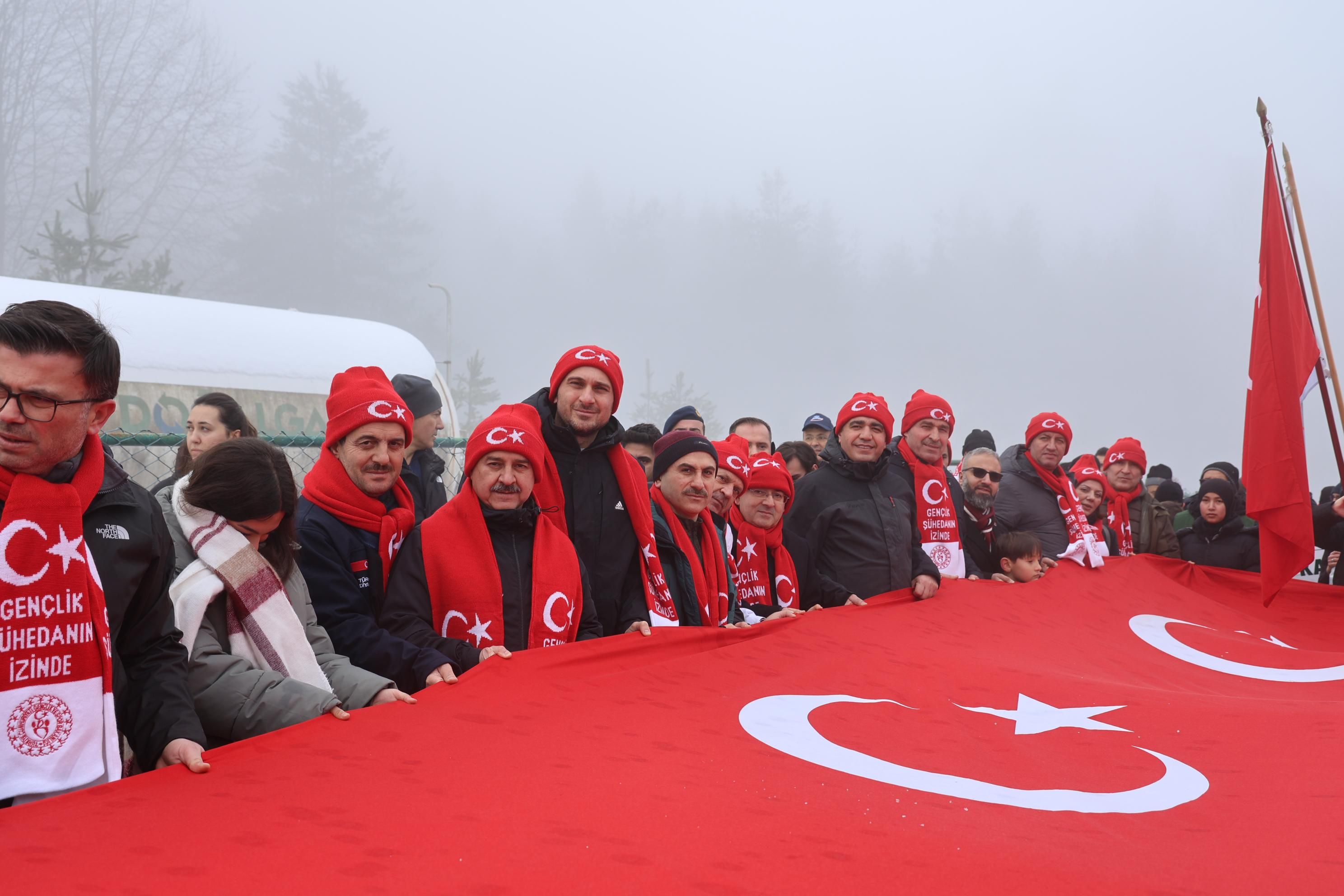 DÜZCE SARIKAMIŞ ŞEHİTLERİ İÇİN YÜRÜDÜ