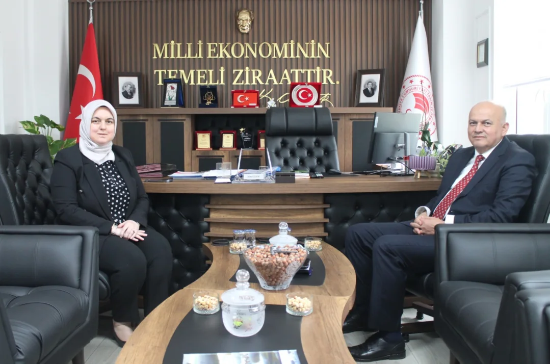 DÜZCE TARIMINA YÖN VERECEK GÖRÜŞME DOÇ. DR. DAVUT KELEŞ?TEN İL MÜDÜRLÜĞÜ'NE ZİYARET