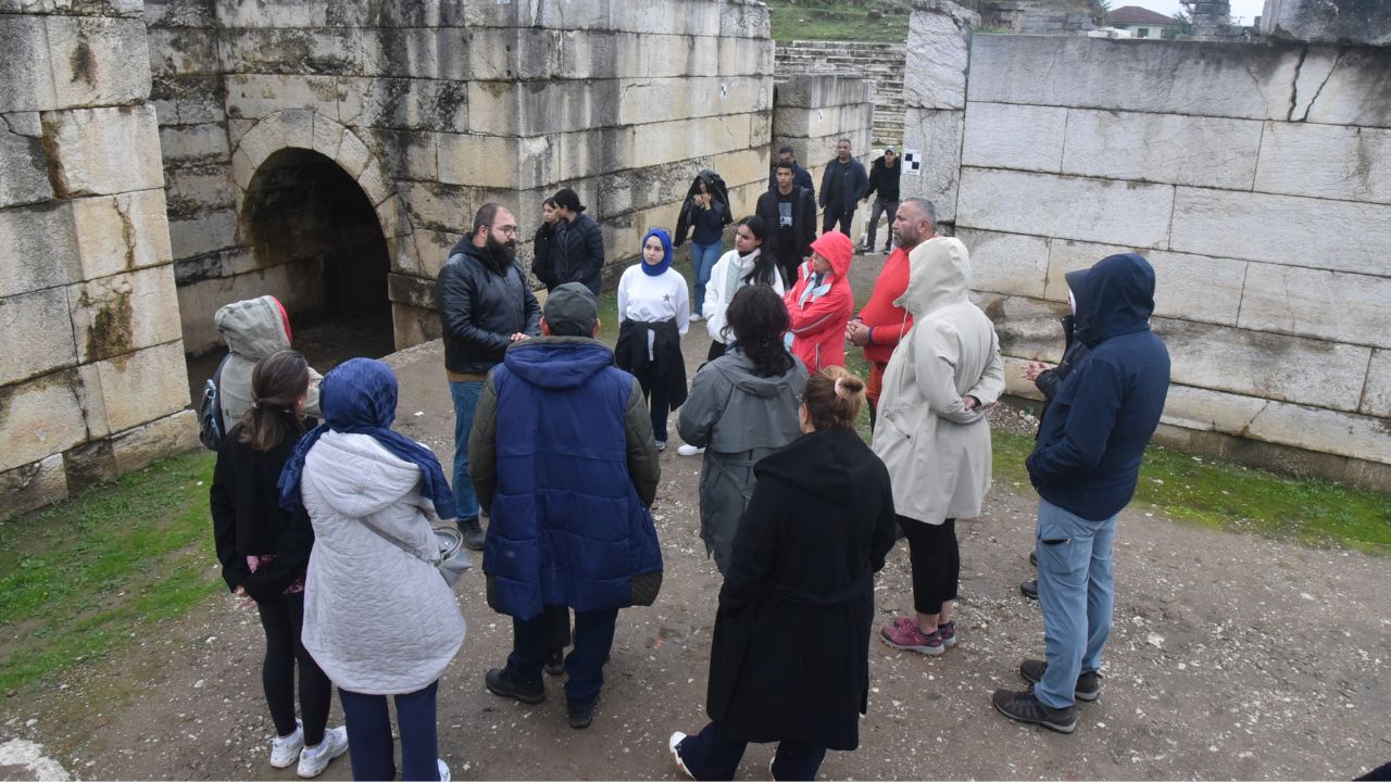 Düzce Üniversitesi'nden ''Bağ, Bahçe, Çiçek Keşif Gezileri ile Doğa ve Kültür Buluşması''