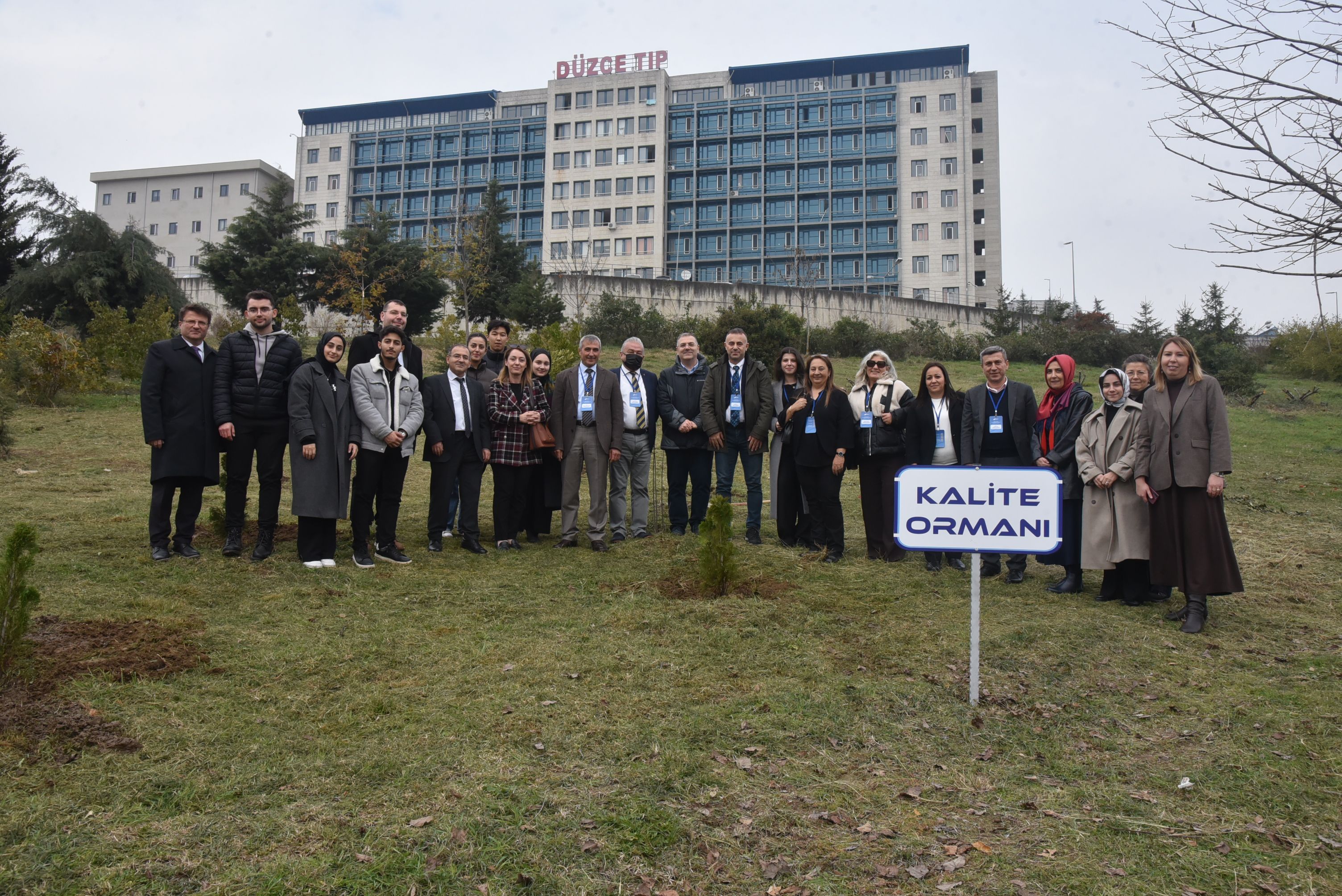 DÜZCE ÜNİVERSİTESİ'NDEN BÜYÜK AKREDİTASYON BAŞARISI
