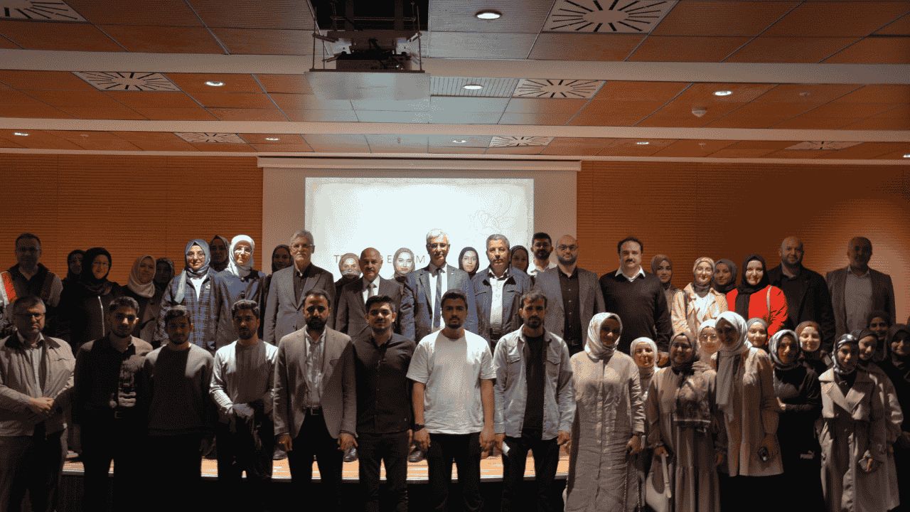 DÜZCE ÜNİVERSİTESİ'NDEN ''GÜÇLÜ AİLE GÜÇLÜ TOPLUM'' KONFERANSI