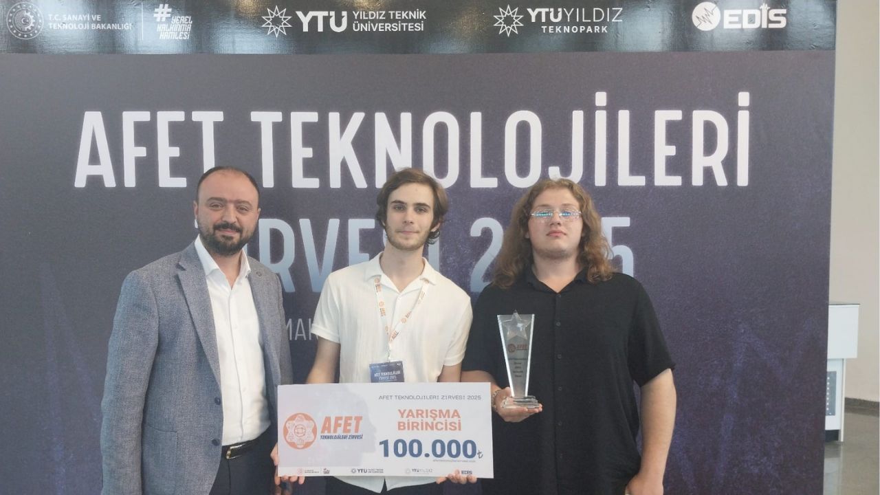 DÜZCE ÜNİVERSİTESİ ÖĞRENCİLERİNDEN AFET TEKNOLOJİLERİ ZİRVESİ'NDE BÜYÜK BAŞARI