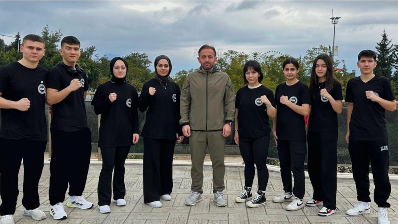 DÜZCE'YE KİCK BOKSTA 3 MADALYA