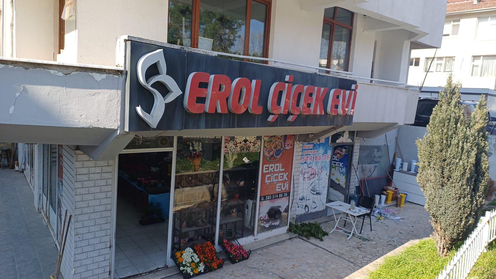 DÜZCELİLERİN TERCİHİ EROL ÇİÇEK EVİ OLDU