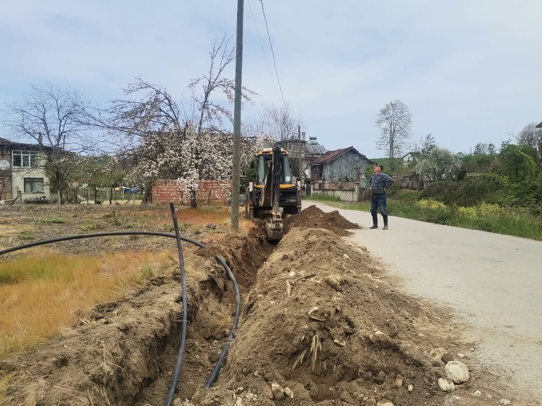 EDİLLİ KÖYÜ'NDE SU ARIZASINA ANINDA MÜDAHALE