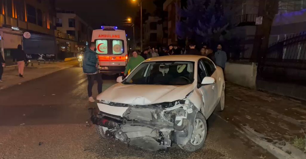 EHLİYETSİZ SÜRÜCÜ DİREKSİYON HAKİMİYETNİ KABETTİ BAHÇE DUVARINA ÇARPTI