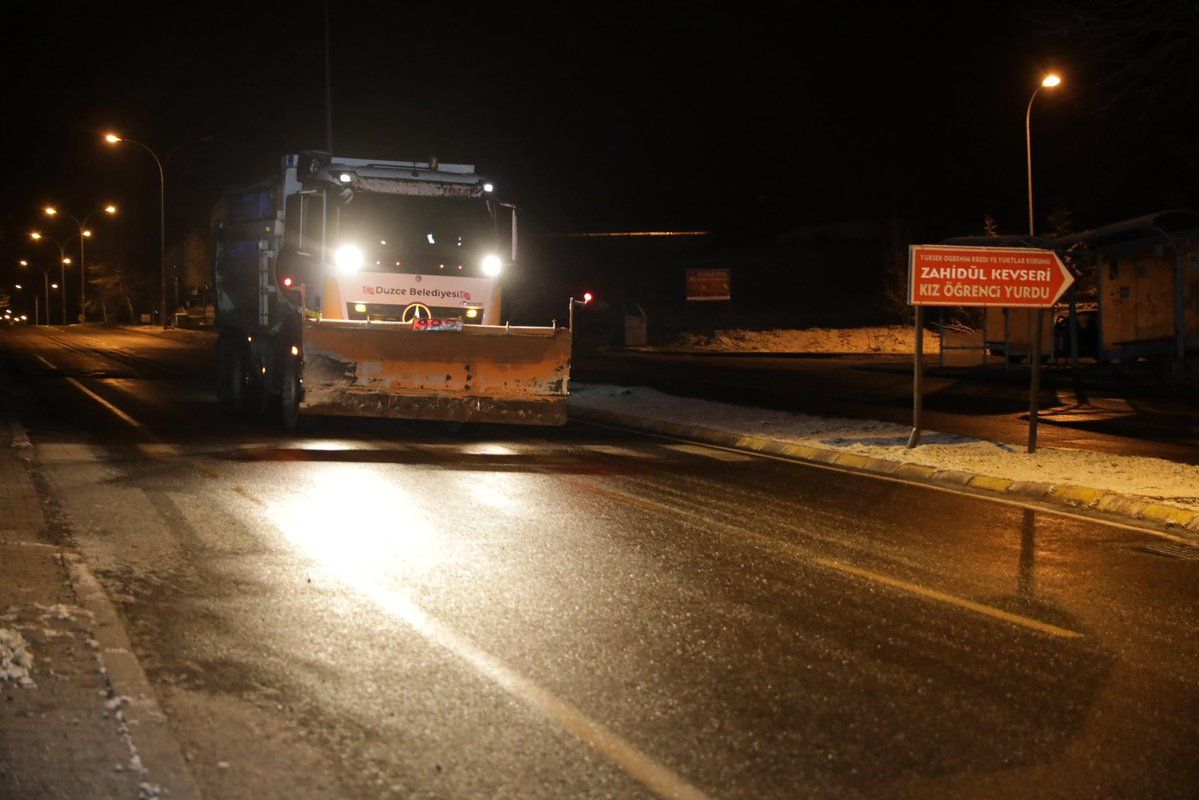 EKİPLER GECE BOYUNCA ÇALIŞMALARINI SÜRDÜRDÜ