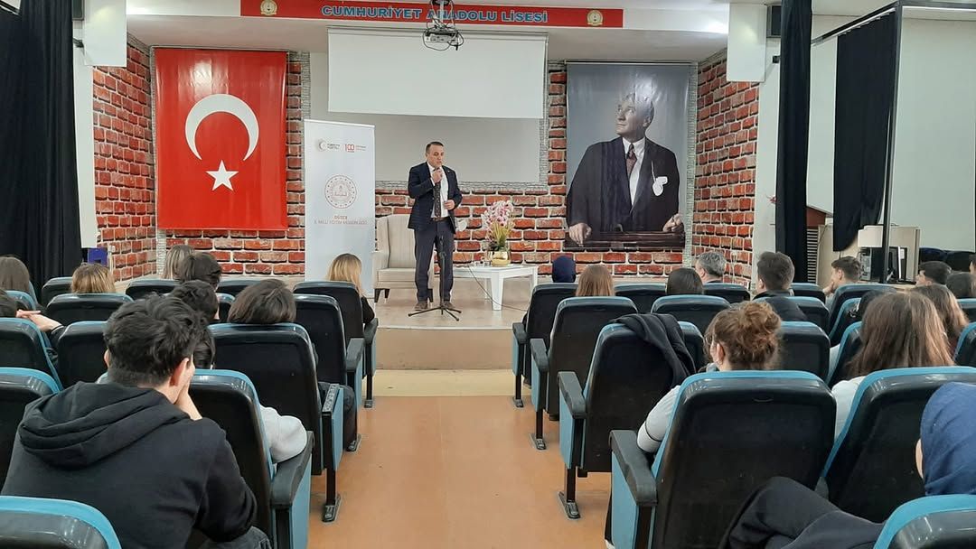 GENÇLERLE GELECEĞE PROJESİ YEDİNCİ BULUŞMASI CUMHURİYET ANADOLU LİSESİNDE GERÇEKLEŞTİ