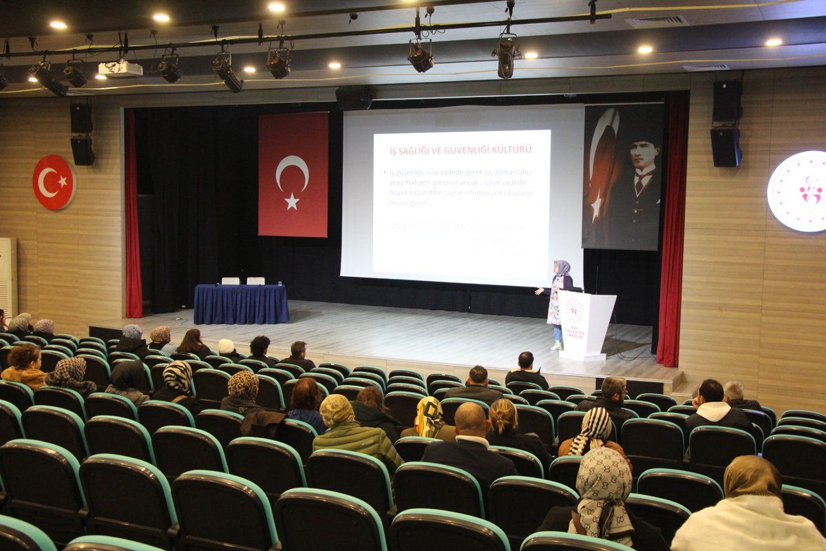GENÇLİK VE SPOR İL MÜDÜRLÜĞÜ'NDEN TEMİZLİK PERSONELİNE EĞİTİM