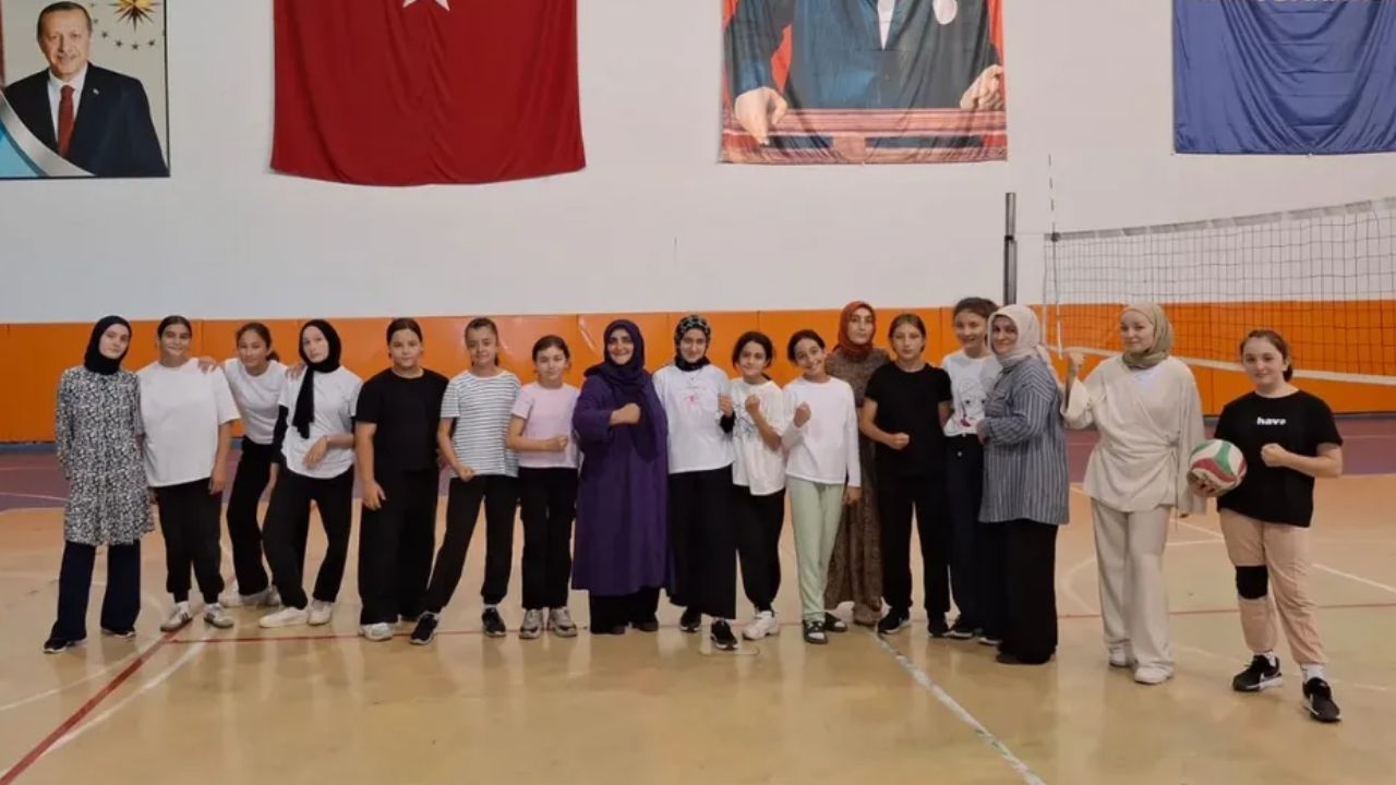 Gölyaka'da Kur'an Kursu Öğrencileri Voleybol Maçında Buluştu