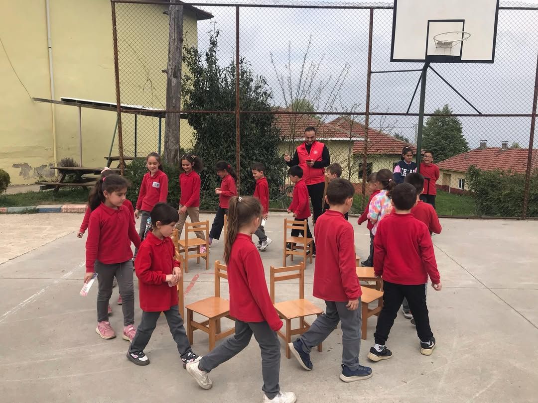 GÖLYAKA'DA OYUNLA BÜYÜYEN GÜN GENÇLİK MERKEZİ'NDEN UNUTULMAZ BULUŞMA
