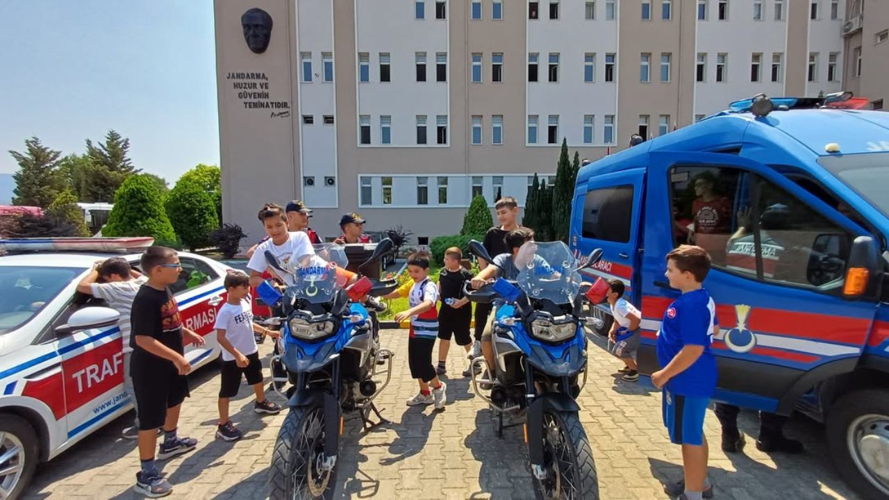 GSB Gençlik Yaz Kulübü'nden Jandarma Ziyareti