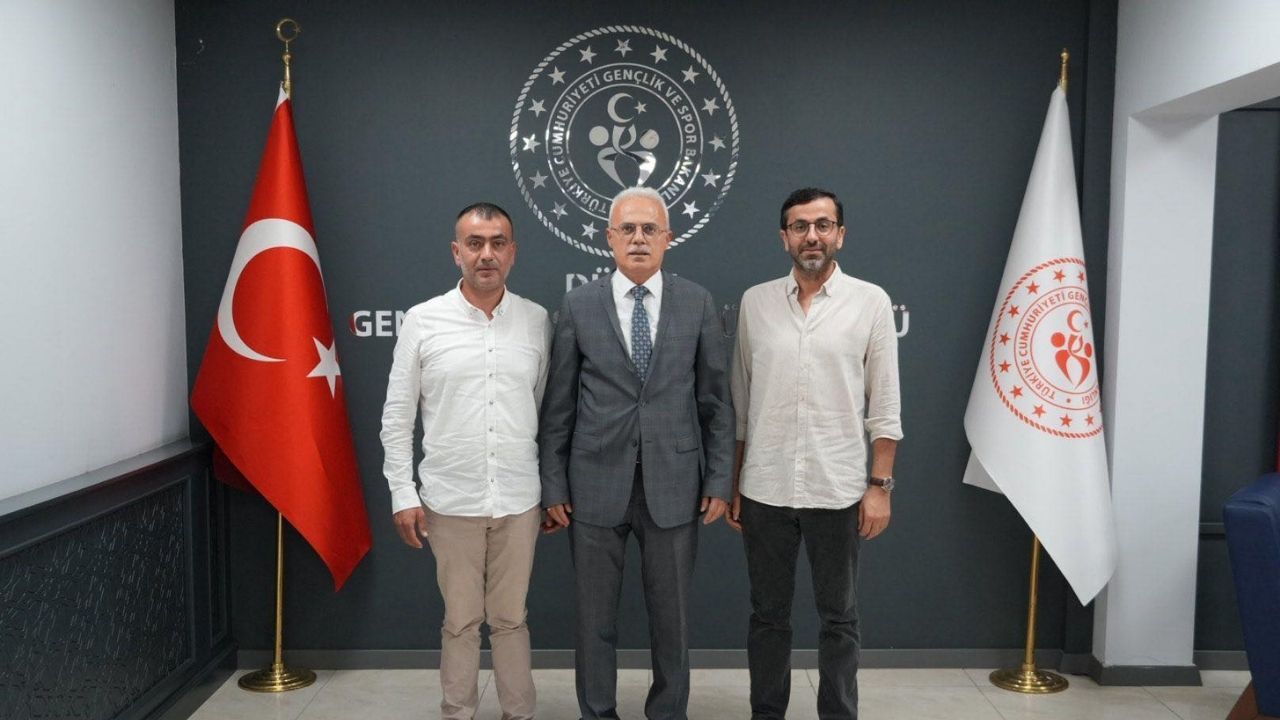Hakan Çakır ve Fatih Özçelik, Zekeriya Arslantürk'ü Makamında Ziyaret Etti