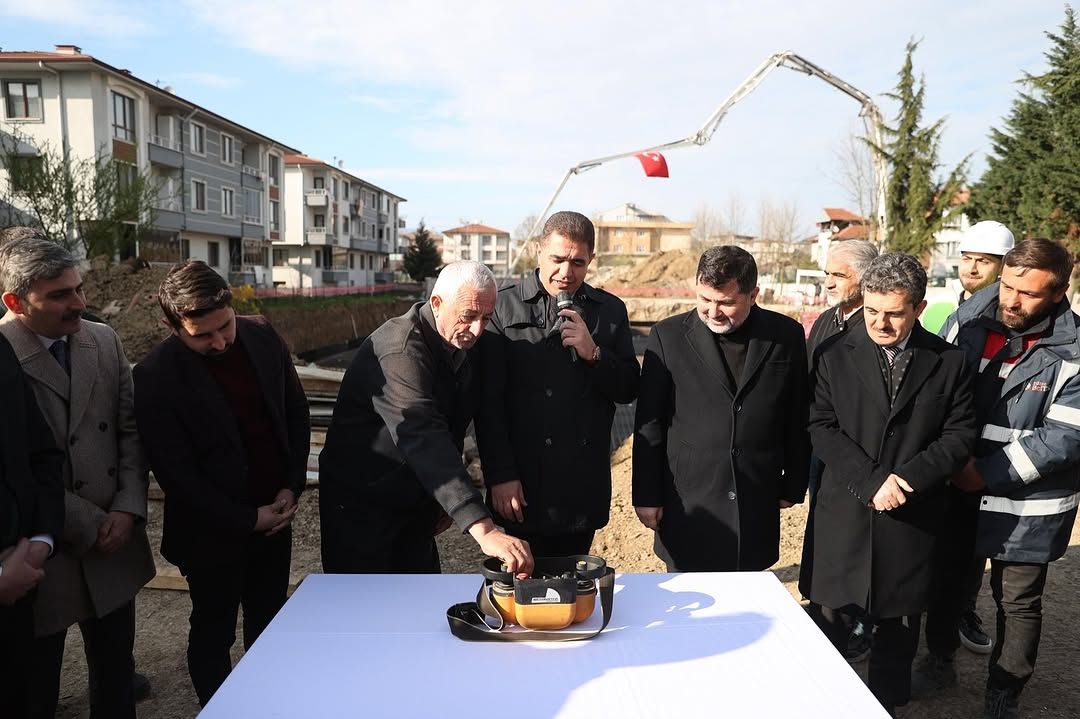 HAMİDİYE ŞEHİT ÖZGÜR IŞIK İLKOKULU'NUN YENİ BİNASININ TEMELİ ATILDI