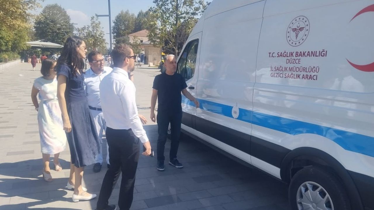 İl Sağlık Müdürü Dr. Yasin Yılmaz'dan ''Erken Teşhis Hayat Kurtarır'' Standına Ziyaret
