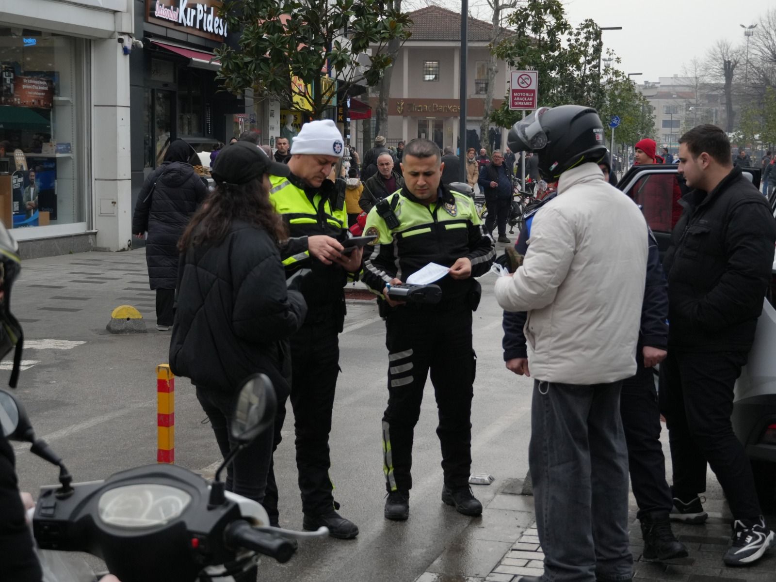 İSTANBUL CADDESİ'NDE MOTOSİKLET DENETİMİ