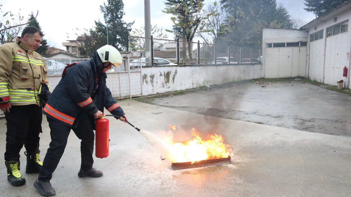 İTFAİYE EKİPLERİNDEN TARIM VE ORMAN MÜDÜRLÜĞÜNE EĞİTİM 