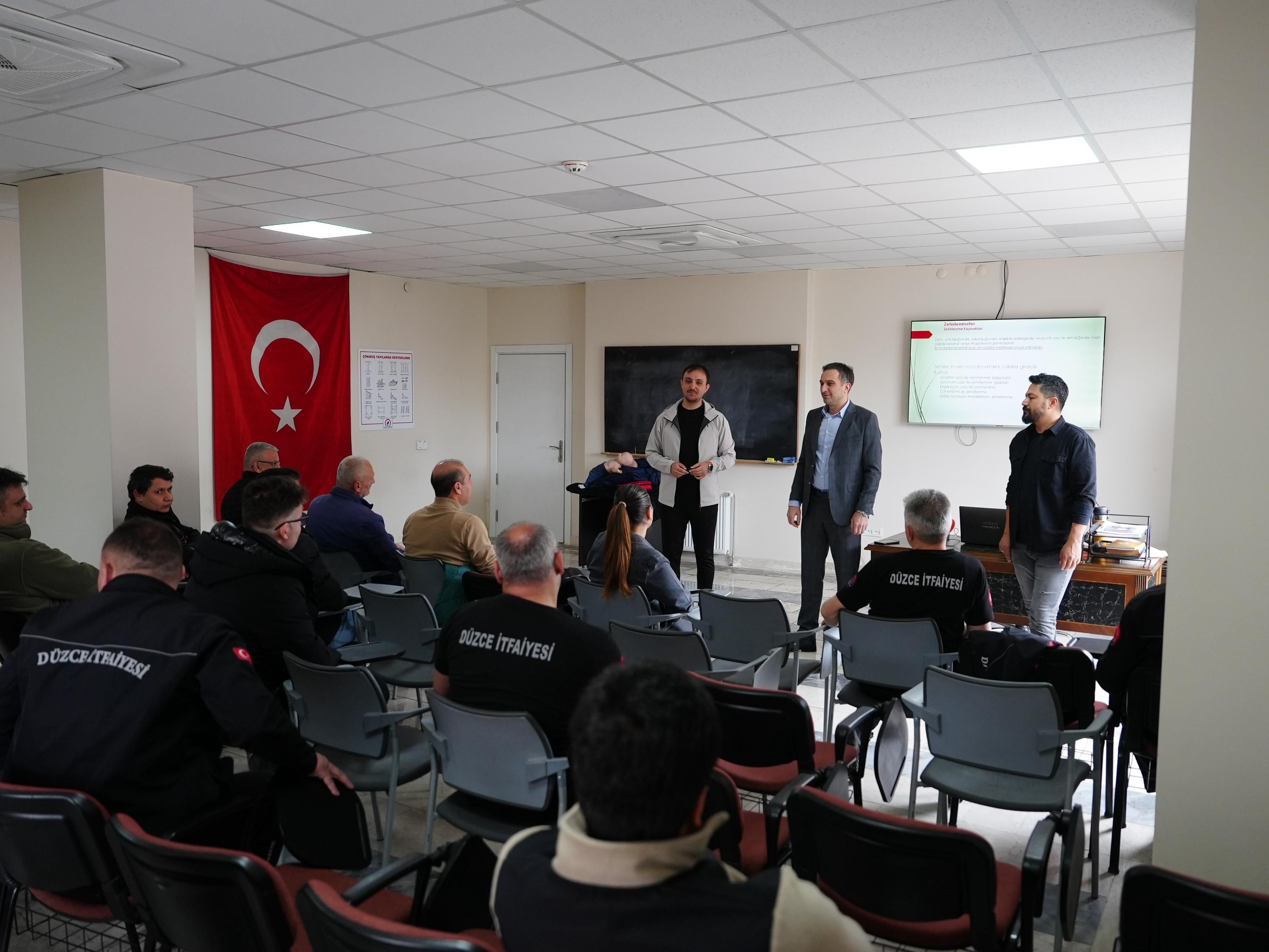 İTFAİYE PERSONELİNE ''İLK YARDIM'' EĞİTİM VERİLDİ