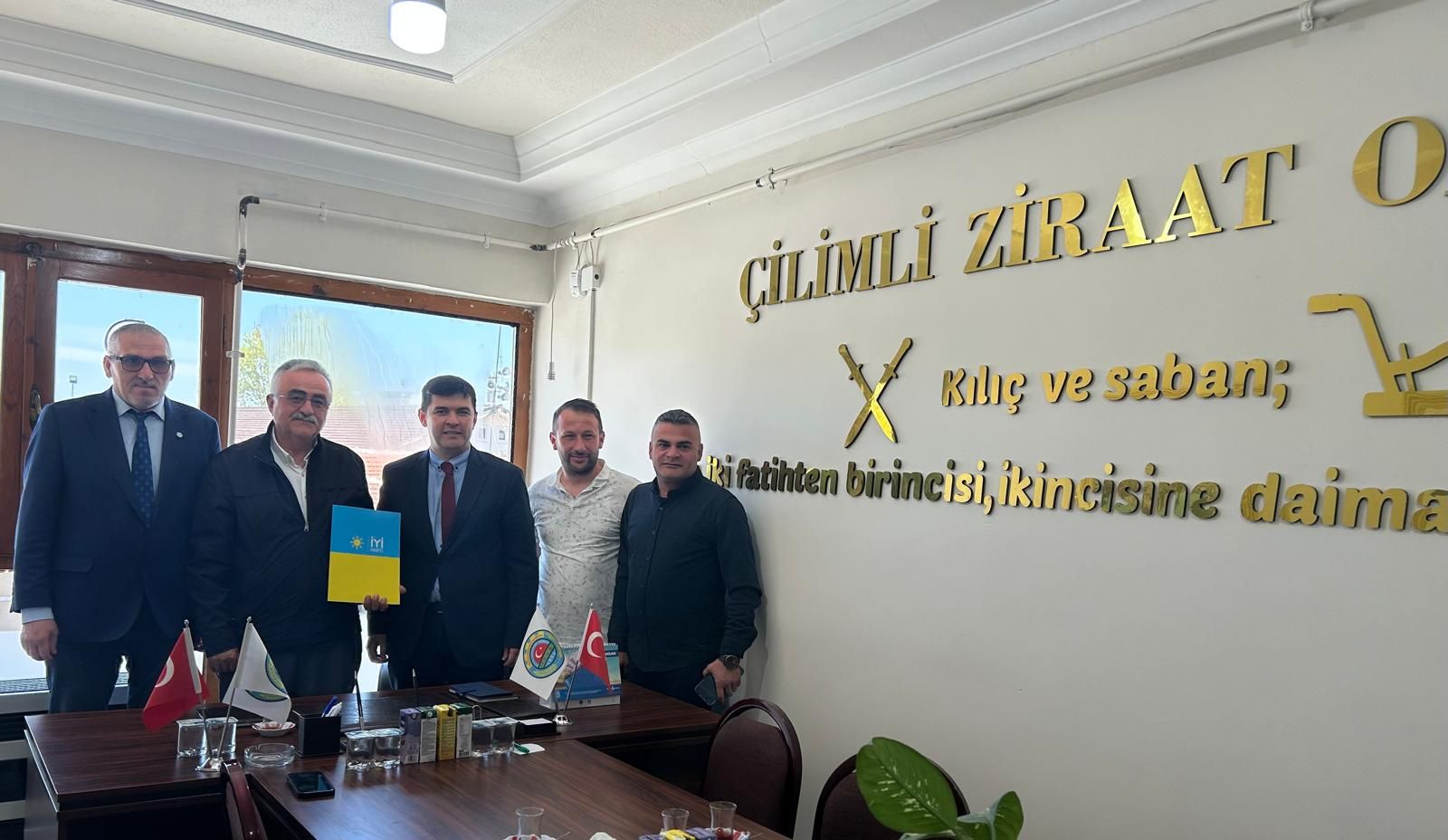 İYİ PARTİ'DEN DON FELAKETİ SONRASI SAHADA DESTEK ÇİFTÇİLERİN YANINDAYIZ