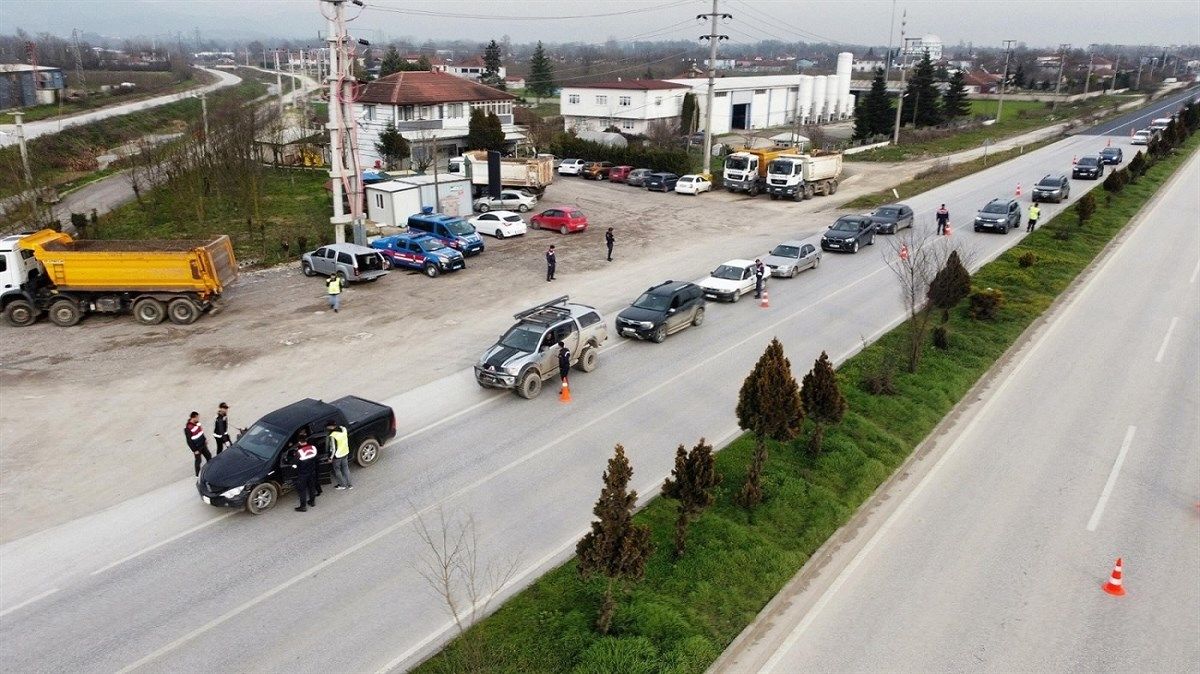 JANDARMA EKİPLERİ DÜZCE'DE BİR HAFTADA 105 OLAYA MÜDAHALE ETTİ