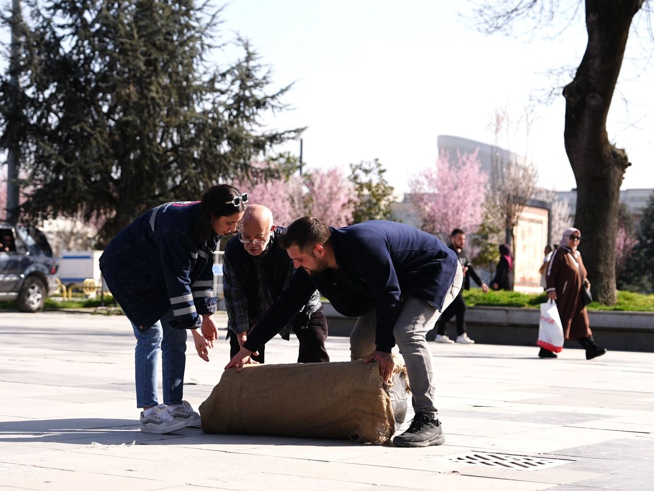 KAHRAMANLIK DUYGUSUNU UYANDIRAN SOSYAL DENEY