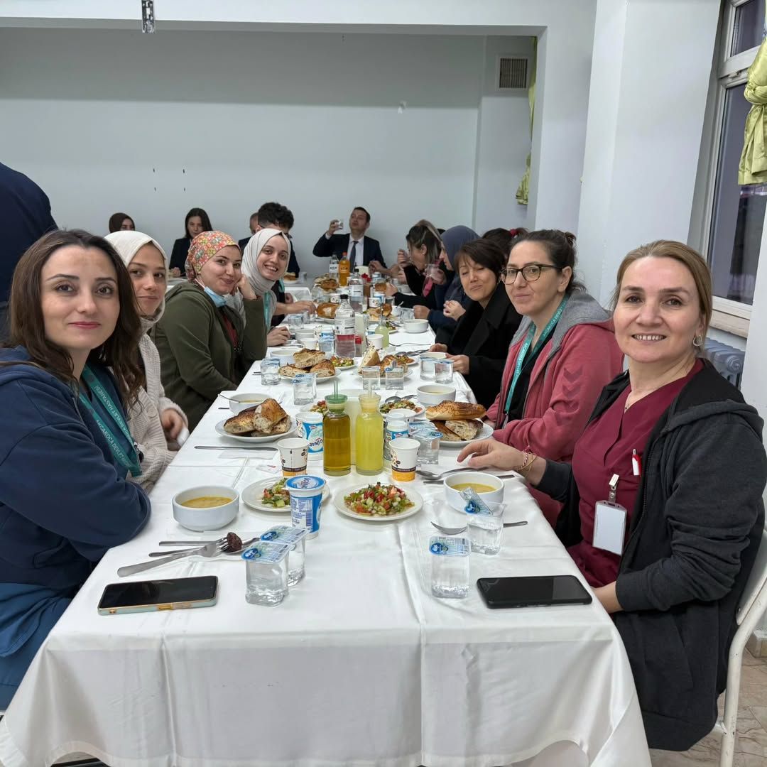 KAYMAKAMDENİZ PİŞKİN'DEN DEVLET HASTANESİ PERSONELİNE İFTAR ZİYARETİ