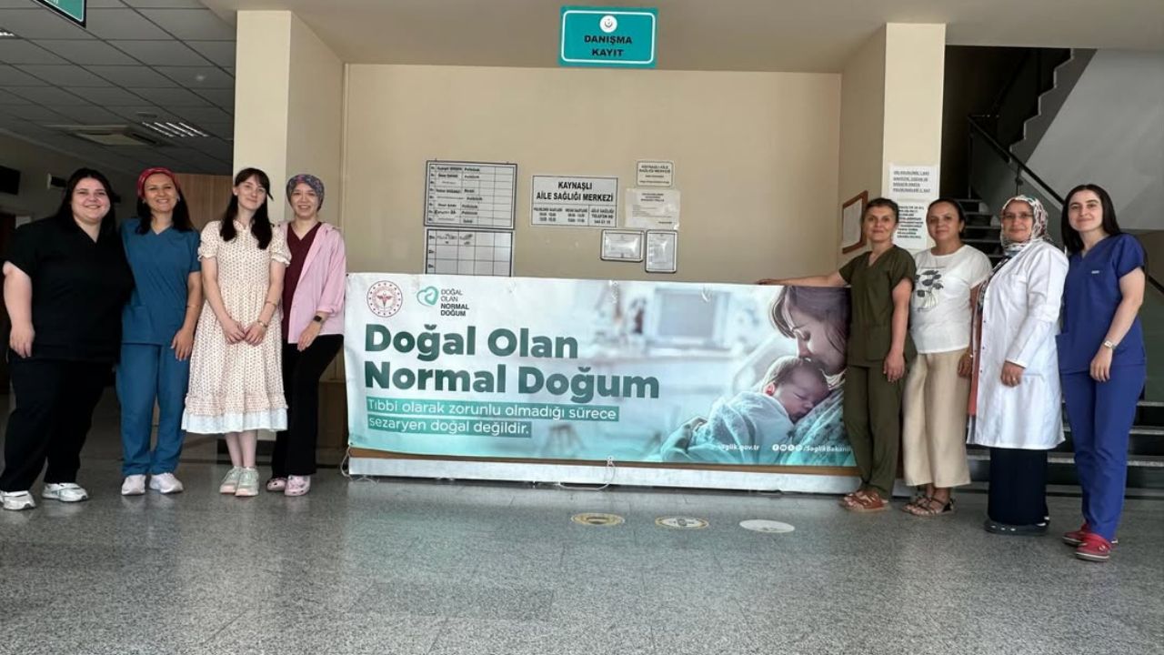 Kaynaşlı Devlet Hastanesi'nden Normal Doğum İçin Farkındalık Standı