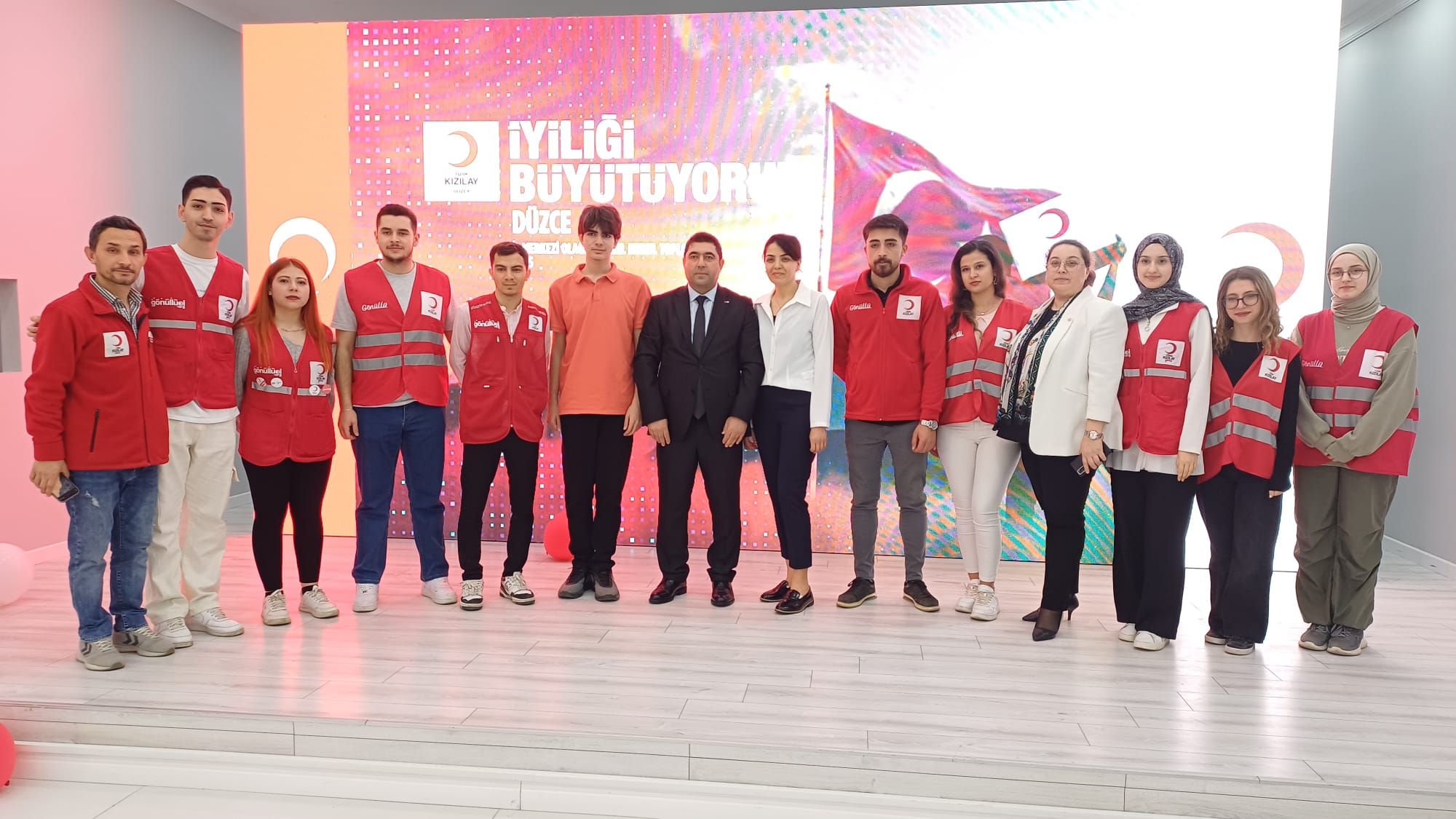 KIZILAY DÜZCE ŞUBESİ BAŞKANI  HALİL AYDIN GÜVEN TAZELEDİ