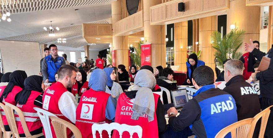 KIZILAY DÜZCE ŞUBESİ GENÇLİK POLİTİKA BELGESİ VİZYON ÇALIŞTAYI'NA KATILDI