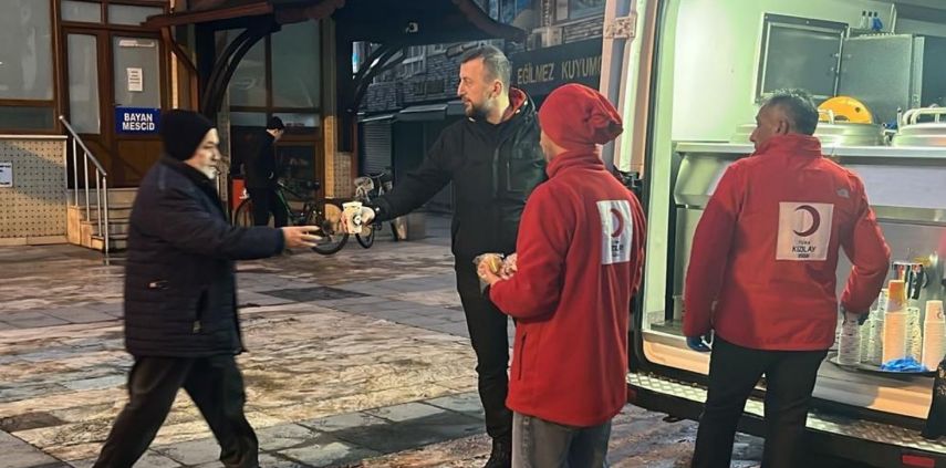 KIZILAY DÜZCE ŞUBESİ'NDEN ÇORBA İKRAMI ETKİNLİĞİ