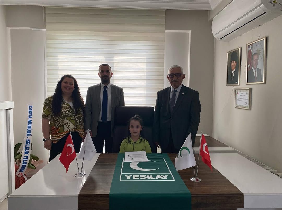KOLTUĞA GEÇTİ, YEŞİLAY'I ANLATTI ELİF NEHİR'DEN 23 NİSAN MESAJI