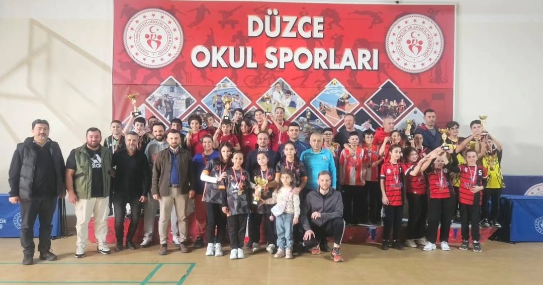 MASA TENİSİ DÜZCE BİRİNCİLİĞİ MÜSABAKALARI TAMAMLANDI