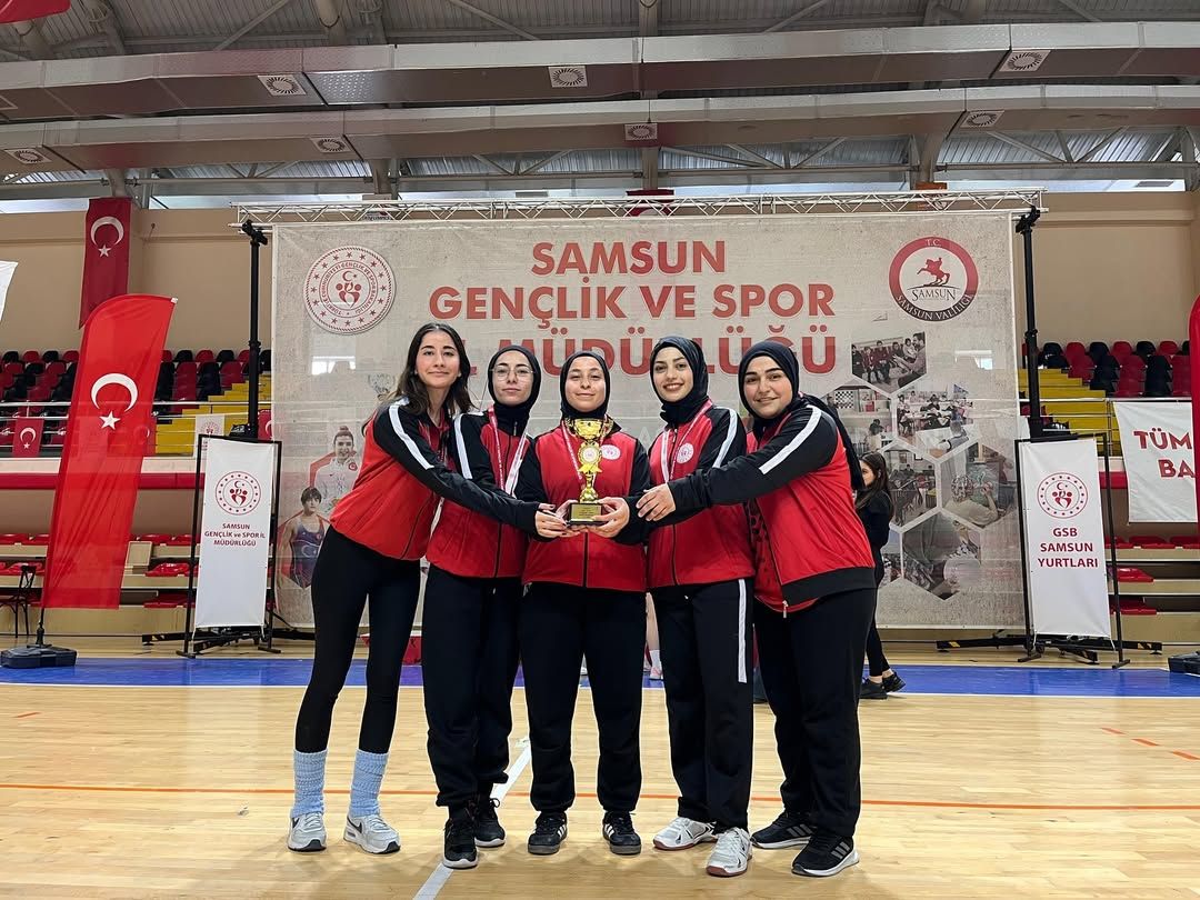 MASA TENİSİ KIZ TAKIMI SAMSUN'DAN DÖRDÜNCÜLÜKLE DÖNDÜ
