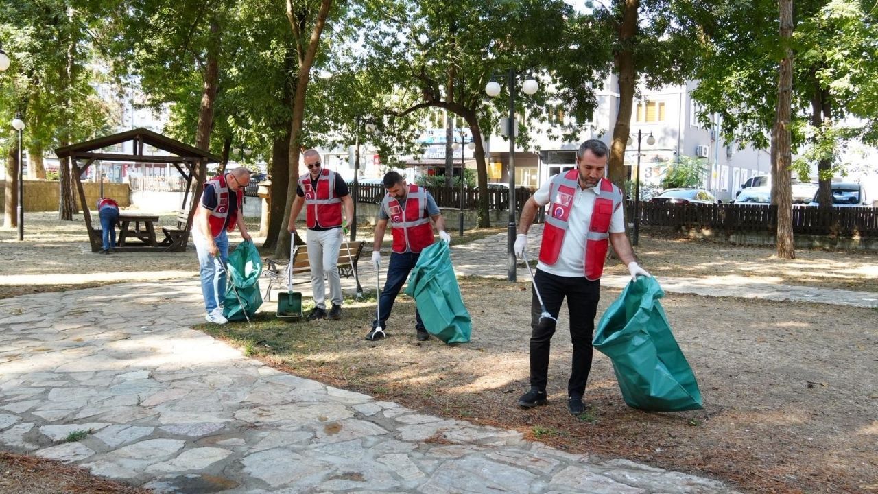 Meclis Üyelerinden ''Temiz Şehir Düzce'' Kampanyasına Destek
