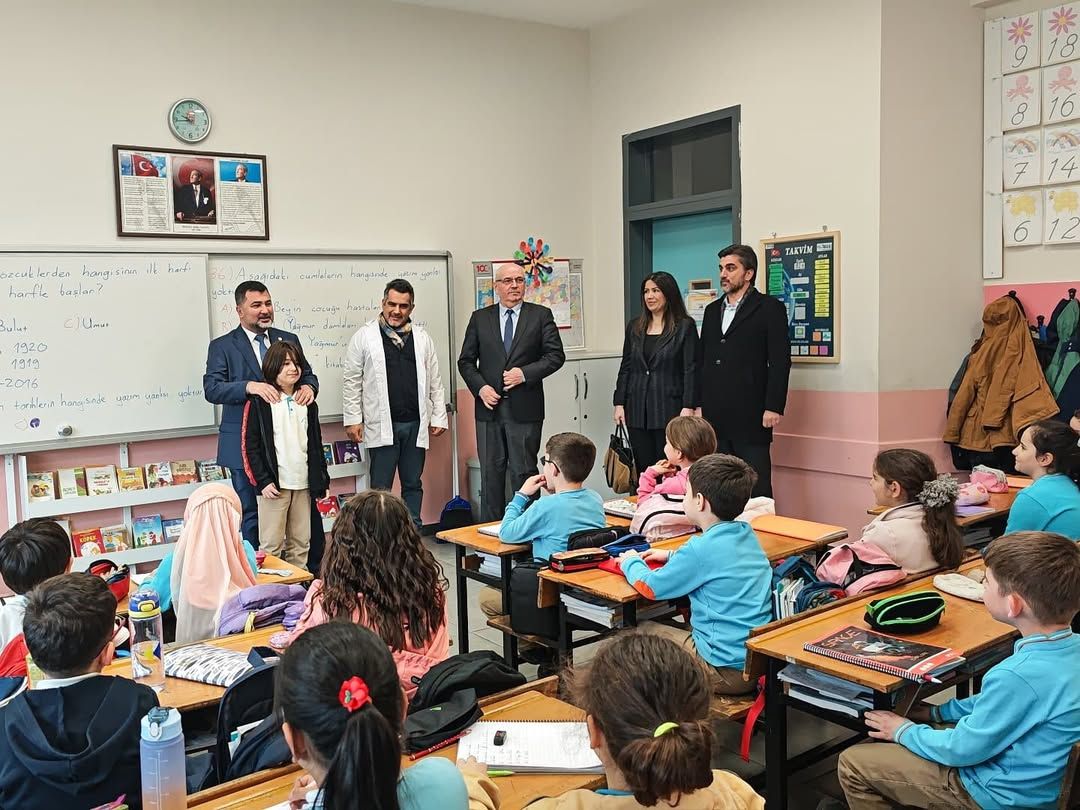 MİNİK BAŞKAN'IN VERDİĞİ SÖZ GERÇEK OLDU VEKİL ÖZTÜRK OKULA GELDİ