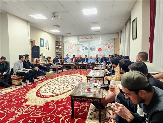 MÜFTÜ OSMAN AYDIN, ÖĞRENCİLERLE GENÇLİK BULUŞMASINDA BİR ARAYA GELDİ