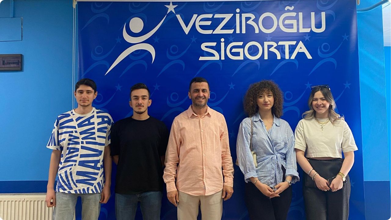 ÖĞRENCİLER VEZİROĞLU SİGORTA FİRMASINI ZİYARET ETTİ