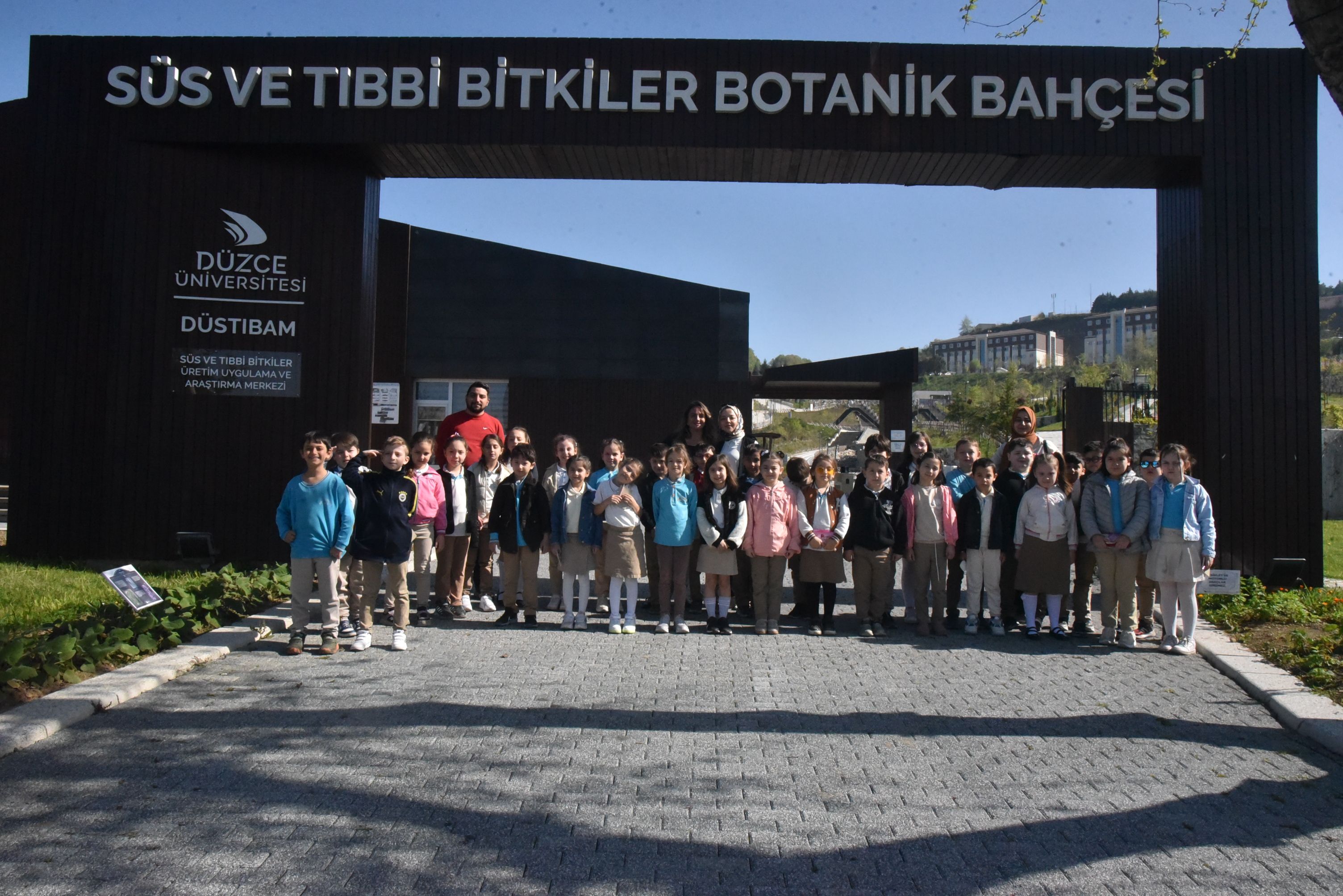 ÖĞRENCİLERDEN DÜZCE ÜNİVERSİTESİ'NE ZİYARET