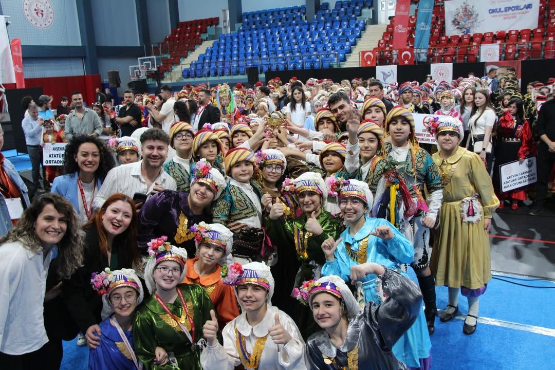 OKUL SPORLARI HALK OYUNLARI TÜRKİYE ŞAMPİYONASI SONA ERDİ