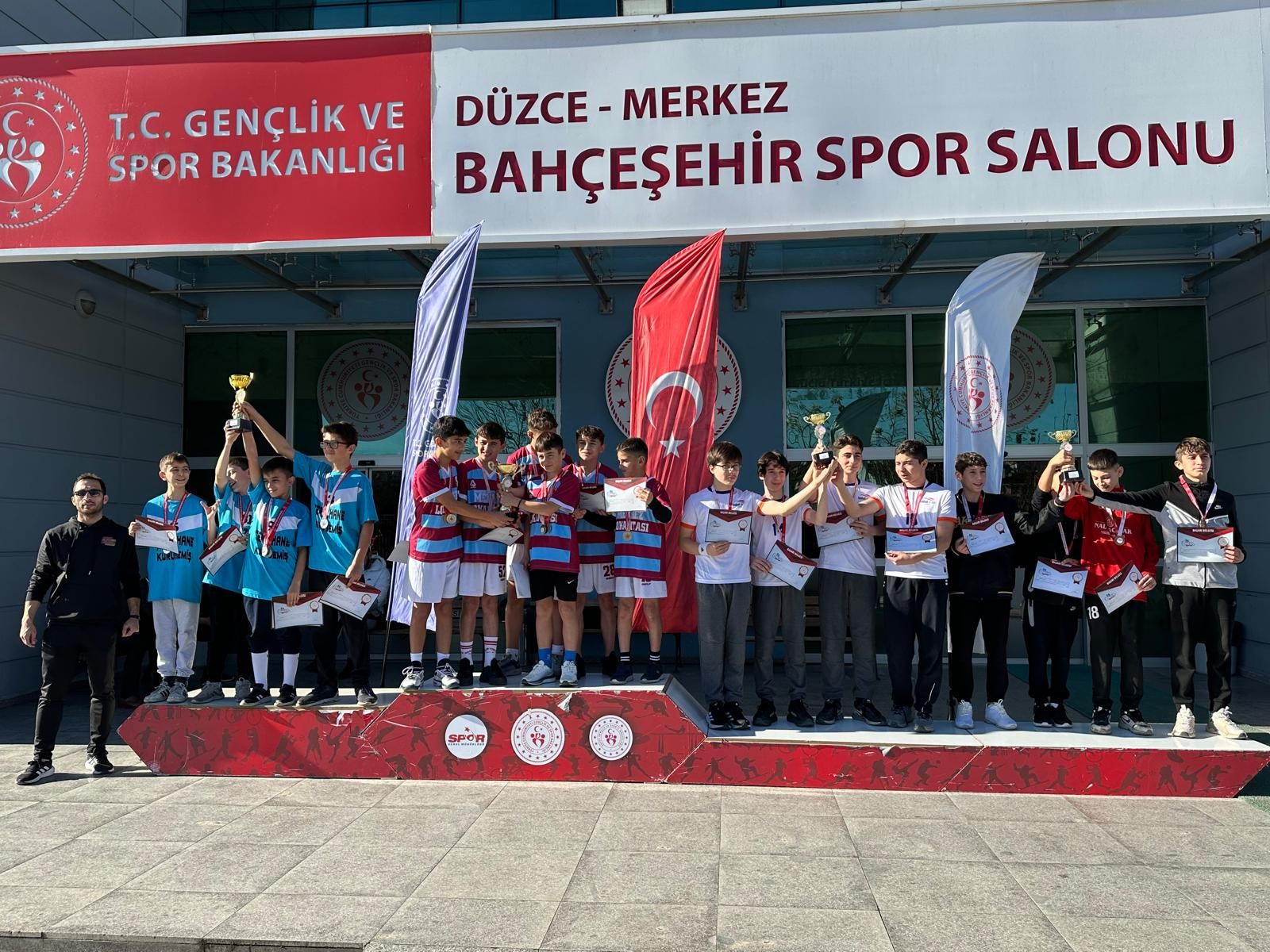 OKUL SPORLARI KROS MÜSABAKALARI SONA ERDİ