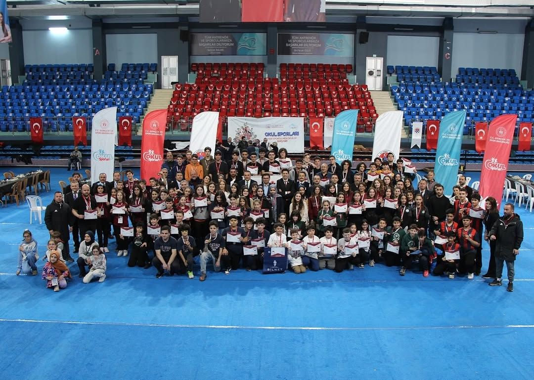 OKUL SPORLARI SATRANÇ GRUP MÜSABAKALARI DÜZCE'DE GERÇEKLEŞTİRİLDİ