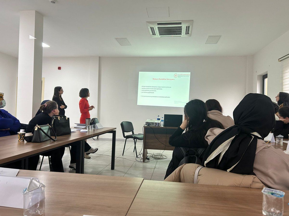 SAĞLIK PERSONELİNE HİZMET İÇİ EĞİTİM PROGRAMI DÜZENLENDİ